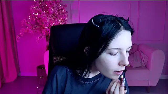 JulsMumi online show from 14, 10, 2025