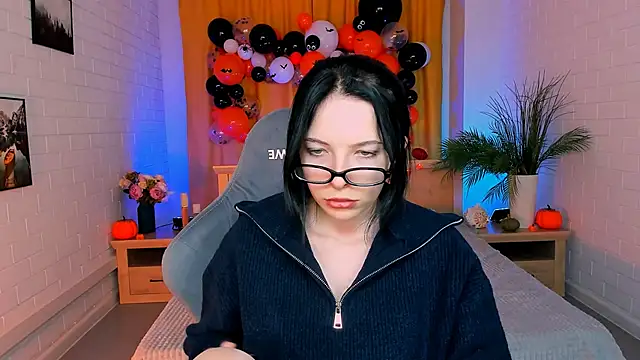 JulsMumi online show from 18, 10, 2025