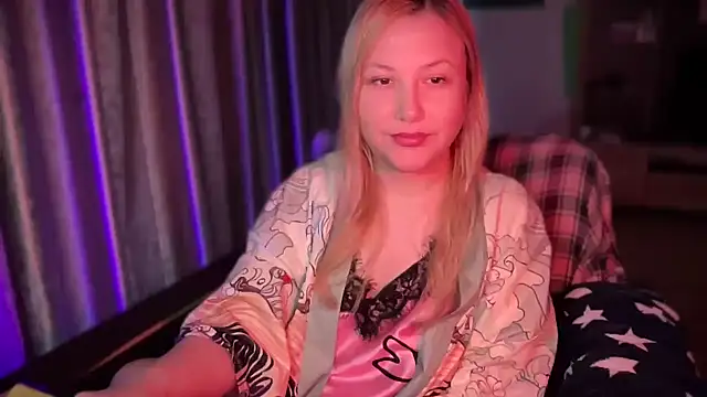 BikiHellena online show from 7, 11, 2025