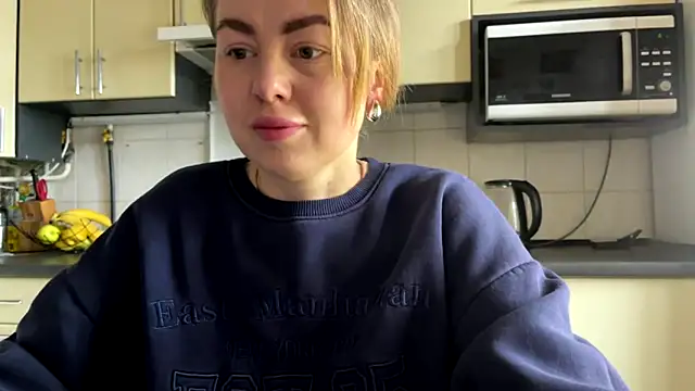 MartaLuna  online show from 9, 4, 2026