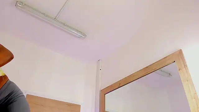 ValeryCortezm online show from 16, 12, 2025