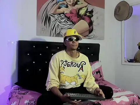 Snapshot of xxKamadevaxx chatting on 8, 5, 2026 xxKamadevaxx online show from 8, 5, 2026
