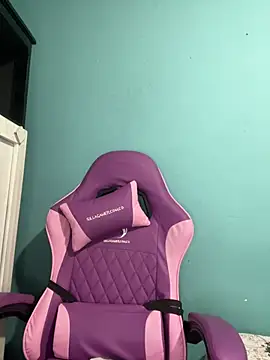 Snapshot of April_Becker chatting on 4, 7, 2026 April Becker online show from 4, 7, 2026