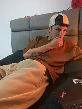 Snapshot of NaytonFreeman chatting on 6, 2, 2026 NaytonFreeman online show from 6, 2, 2026