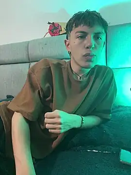 Snapshot of NaytonFreeman chatting on 9, 2, 2026 NaytonFreeman online show from 9, 2, 2026