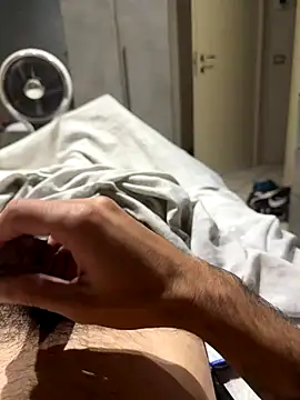 alexbergo87 online show from 17, 9, 2025