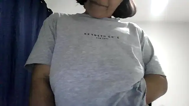 Snapshot of adri89-g chatting on 18, 6, 2026 adri89-g online show from 18, 6, 2026