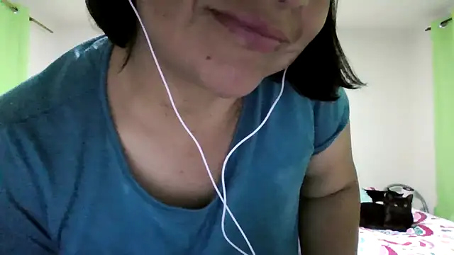 Snapshot of adri89-g chatting on 22, 6, 2026 adri89-g online show from 22, 6, 2026