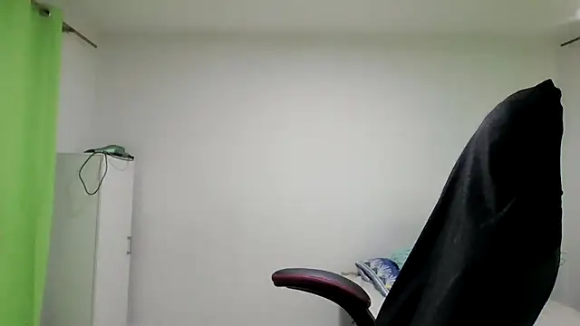 Snapshot of adri89-g chatting on 15, 7, 2026 adri89-g online show from 15, 7, 2026