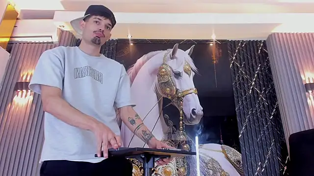 Iam Steven online show from 5, 3, 2026