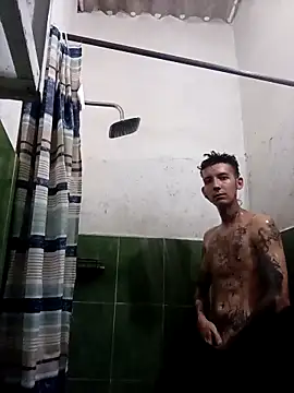 Snapshot of LaParKa31 chatting on 12, 11, 2025 LaParKa31 online show from 12, 11, 2025