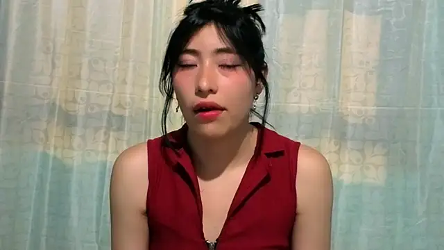 Sullyoonn online show from 4, 11, 2025