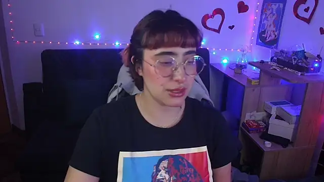 Miacatsito3 online show from 15, 4, 2026