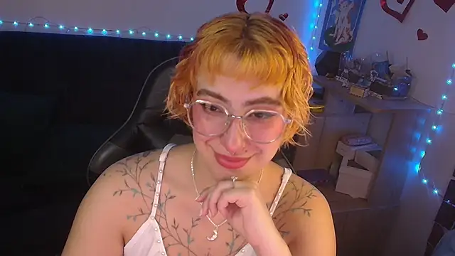 Snapshot of Miacatsito3 chatting on 13, 6, 2026 Miacatsito3 online show from 13, 6, 2026