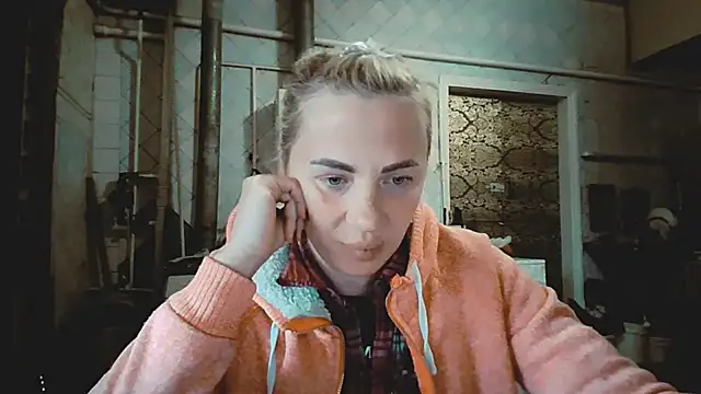 Snapshot of EmmaCat_ chatting on 29, 4, 2026 EmmaCat online show from 29, 4, 2026