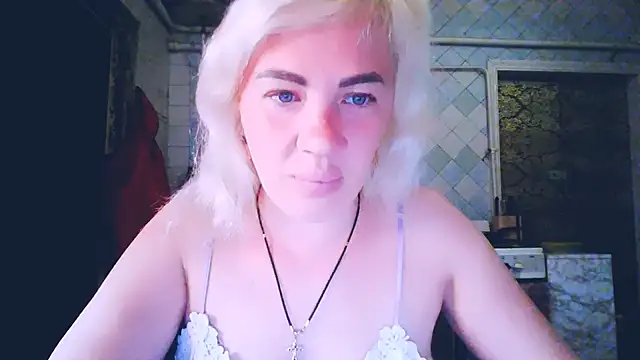 Snapshot of EmmaCat_ chatting on 16, 5, 2026 EmmaCat online show from 16, 5, 2026