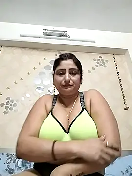 Snapshot of Loveangle1 chatting on 15, 9, 2025 Loveangle1 online show from 15, 9, 2025