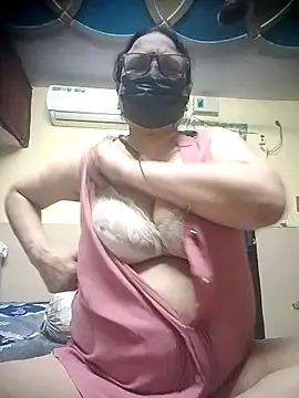 Snapshot of thehotlady chatting on 18, 4, 2026 thehotlady online show from 18, 4, 2026
