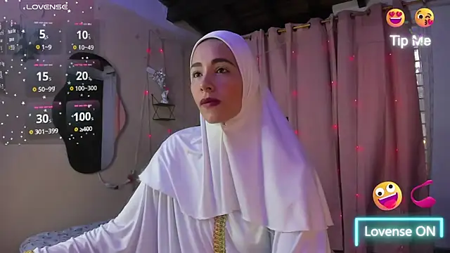 ShanaJamil online show from 4, 11, 2025