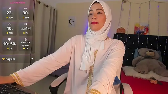 Snapshot of ShanaJamil chatting on 23, 4, 2026 ShanaJamil online show from 23, 4, 2026