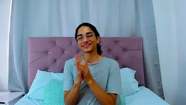 EthanBlackwoodd online show from 5, 1, 2026