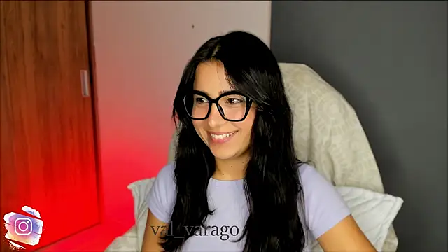 Snapshot of val_varago chatting on 14, 10, 2025 val varago online show from 14, 10, 2025