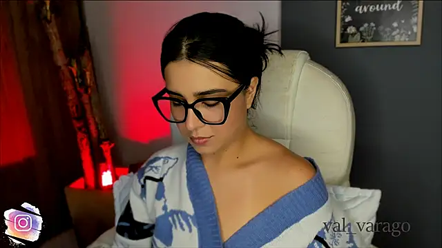 Snapshot of val_varago chatting on 1, 11, 2025 val varago online show from 1, 11, 2025