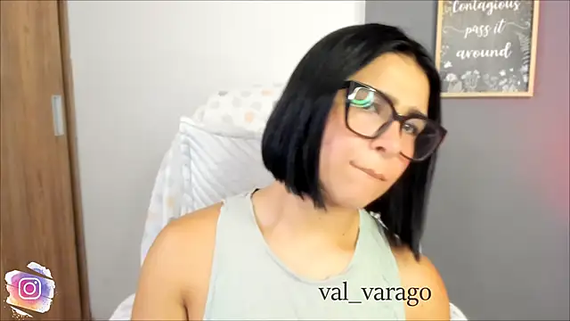 Snapshot of val_varago chatting on 19, 6, 2026 val varago online show from 19, 6, 2026