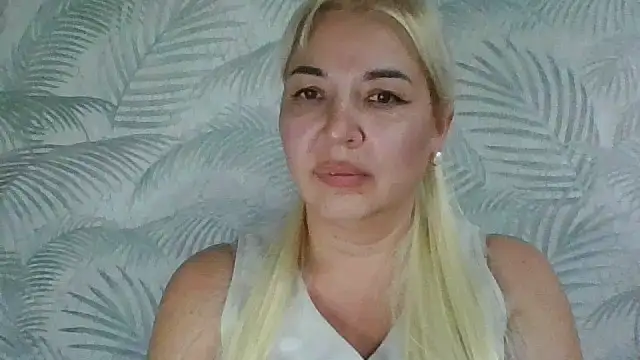 Snapshot of Thirieli chatting on 14, 10, 2025 Thirieli online show from 14, 10, 2025