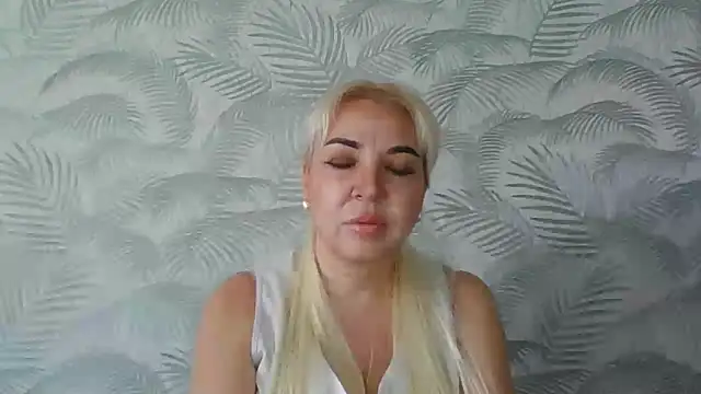 Snapshot of Thirieli chatting on 16, 10, 2025 Thirieli online show from 16, 10, 2025