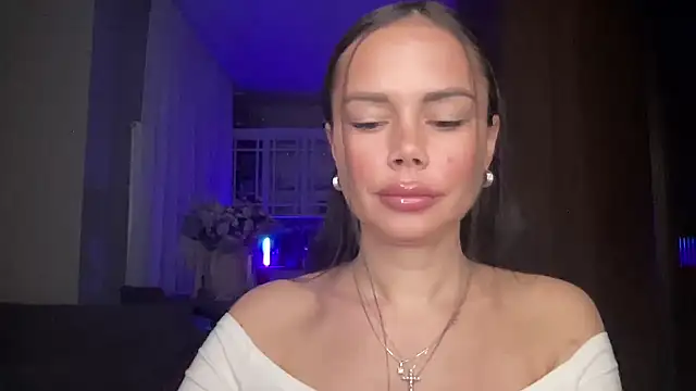 Snapshot of Orlinah chatting on 12, 11, 2025 Orlinah online show from 12, 11, 2025
