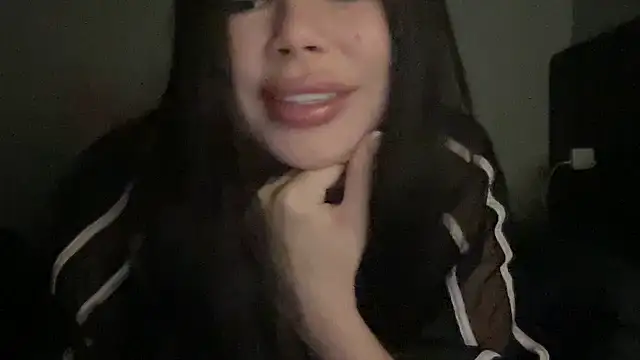 Snapshot of Orlinah chatting on 17, 11, 2025 Orlinah online show from 17, 11, 2025
