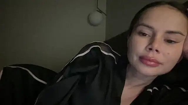 Snapshot of Orlinah chatting on 18, 11, 2025 Orlinah online show from 18, 11, 2025