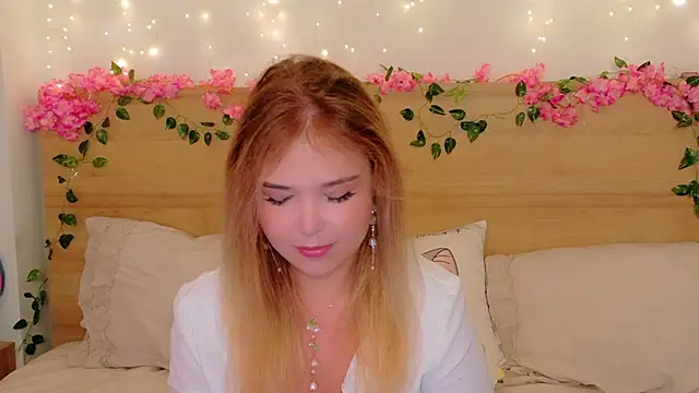 Lilith Bonheur online show from 9, 11, 2025