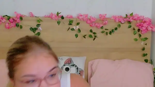 Lilith Bonheur online show from 21, 11, 2025