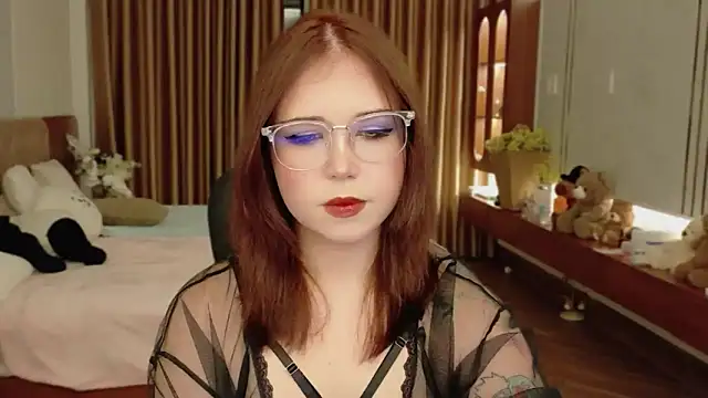 Snapshot of Lilith_Bonheur chatting on 13, 5, 2026 Lilith Bonheur online show from 13, 5, 2026