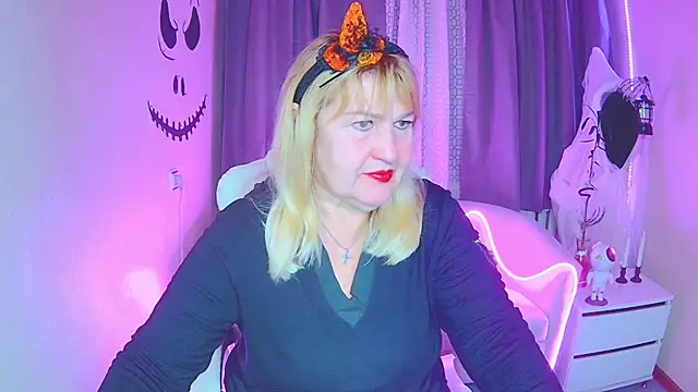 EmmaEllison online show from 31, 10, 2025