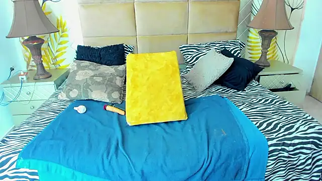 Snapshot of sweet_lulu_sofia chatting on 14, 12, 2025 sweet lulu sofia online show from 14, 12, 2025