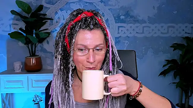 Snapshot of UmaSpace chatting on 28, 9, 2025 UmaSpace online show from 28, 9, 2025