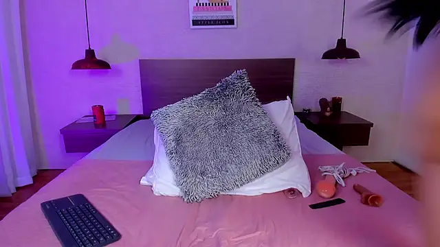 cloehill  online show from 18, 12, 2025