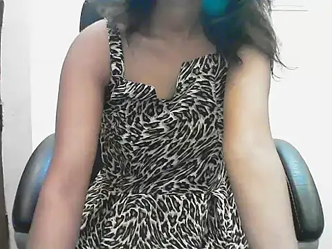 Snapshot of short_girl_ chatting on 25, 5, 2026 short girl online show from 25, 5, 2026