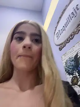 Snapshot of ChloeLaurentt chatting on 29, 4, 2026 ChloeLaurentt online show from 29, 4, 2026
