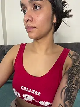 Snapshot of Isabella-Teen chatting on 6, 1, 2026 Isabella-Teen online show from 6, 1, 2026