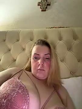 Snapshot of Piccolamonella29 chatting on 2, 3, 2026 Piccolamonella29 online show from 2, 3, 2026