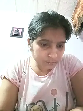Snapshot of aliya-jaan71 chatting on 8, 5, 2026 aliya-jaan71 online show from 8, 5, 2026
