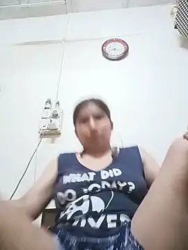 Snapshot of aliya-jaan71 chatting on 10, 6, 2026 aliya-jaan71 online show from 10, 6, 2026