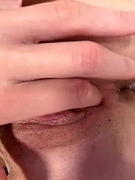 Snapshot of TeMajor chatting on 5, 10, 2025 TeMajor online show from 5, 10, 2025