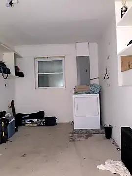 Snapshot of Clownboi17 chatting on 19, 10, 2025 Clownboi17 online show from 19, 10, 2025