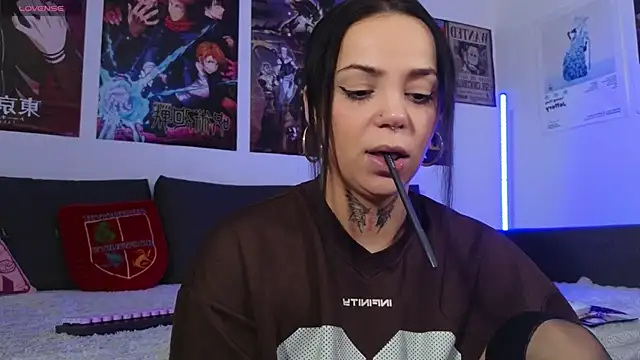 KiraQuinn1 online show from 27, 10, 2025