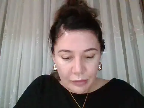 Snapshot of Lomivah chatting on 4, 3, 2026 Lomivah online show from 4, 3, 2026